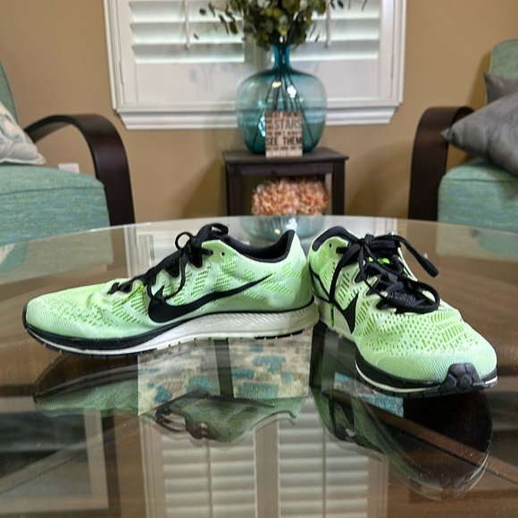 EUC MENS Nike Air Zoom Streak 7  Vintage Green Black Size 8 - Picture 1 of 9